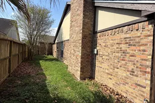 15443 Peermont St, Houston, TX 77062 - Photo 47