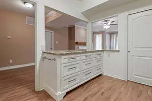 2100 Tanglewilde St, Houston, TX 77063 - Photo 7
