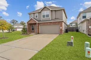 2205 Angie Kaye Dr, Conroe, TX 77301 - Photo 3
