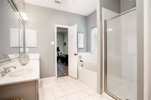 8915 Wallington Dr, Houston, TX 77096 - Photo 13