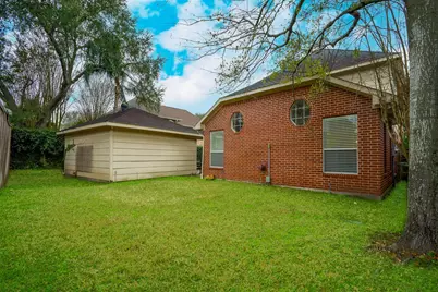 8915 Wallington Drive, Houston, TX 77096 - Photo 31