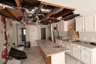 9621 Dogwood Ln, Houston, TX 77365 - Photo 11