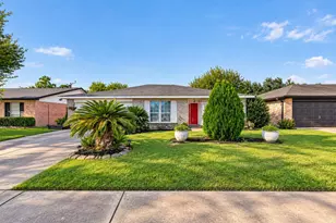 5106 Ridge Manor Dr, Houston, TX 77053 - Photo 1