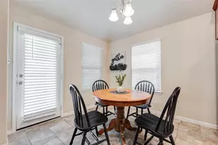 546 Green Meadows Dr, West Columbia, TX 77486 - Photo 13