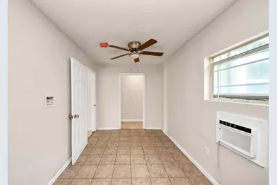 10506 Sierra Drive, Houston, TX 77051 - Photo 11