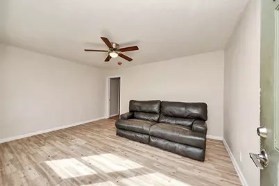 10506 Sierra Drive, Houston, TX 77051 - Photo 5