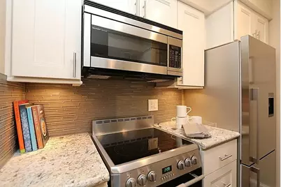 3402 Garrott Street #7, Houston, TX 77006 - Photo 11