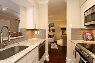 3402 Garrott Street #7, Houston, TX 77006 - Photo 9
