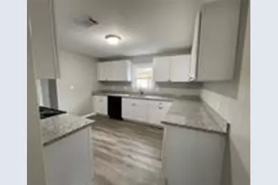 2327 4th Avenue N, Texas City, TX 77590 - Photo 3