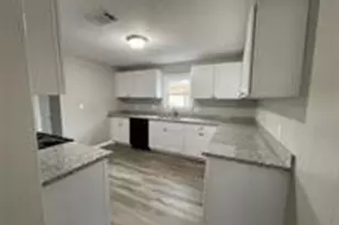 2327 4th Ave N, Texas City, TX 77590 - Photo 3