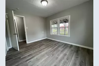 2327 4th Avenue N, Texas City, TX 77590 - Photo 11