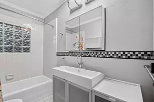 1758 Hawthorne St, Houston, TX 77098 - Photo 11