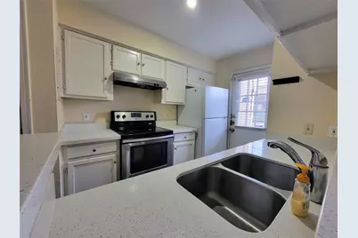 1515 Sandy Springs Road #1903, Houston, TX 77042 - Photo 7