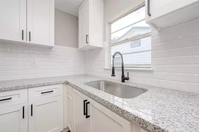 6715 Victoria Street, Houston, TX 77020 - Photo 17