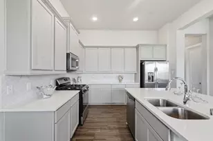 2530 Granberry Pt, Missouri City, TX 77459 - Photo 9