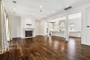 2413 Mimosa Dr, Houston, TX 77019 - Photo 9