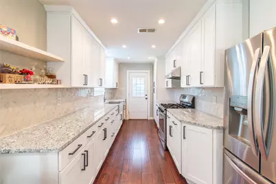 9619 Highmeadow Drive, Houston, TX 77063 - Photo 11