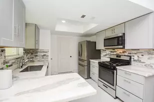 11510 Leader St, Houston, TX 77072 - Photo 9
