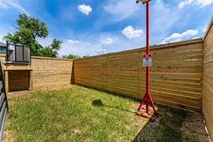 1318 E 32nd 1/2 St, Houston, TX 77022 - Photo 33