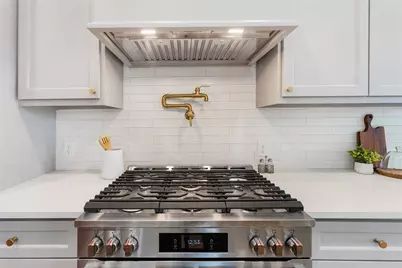 1318 E 32nd 1/2 Street, Houston, TX 77022 - Photo 13