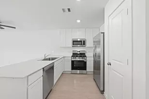 1627 Winwood Dr, Conroe, TX 77303 - Photo 9