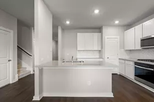 2442 E Heritage Dr, Dayton, TX 77535 - Photo 5