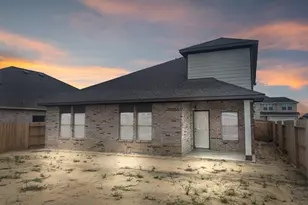 2442 E Heritage Dr, Dayton, TX 77535 - Photo 29