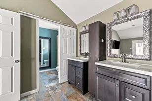 15919 Barbarossa Dr, Houston, TX 77083 - Photo 15