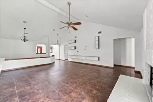 15919 Barbarossa Dr, Houston, TX 77083 - Photo 7