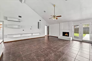 15919 Barbarossa Dr, Houston, TX 77083 - Photo 5