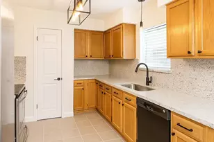 2827 Woodhall Ct, League City, TX 77573 - Photo 3