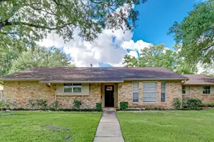 5811 Ludington Dr, Houston, TX 77035 - Photo 1