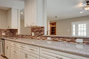 5811 Ludington Dr, Houston, TX 77035 - Photo 17