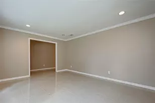 5811 Ludington Dr, Houston, TX 77035 - Photo 7
