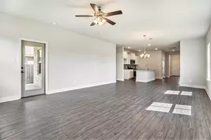 4422 W Bayou Maison Cir, Dickinson, TX 77539 - Photo 7