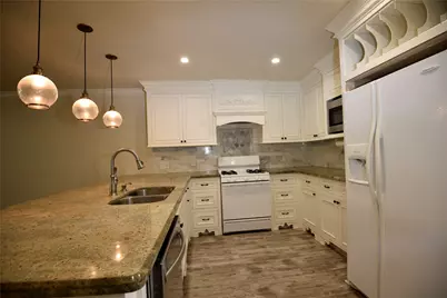 9997 Hyacinth Way, Conroe, TX 77385 - Photo 5