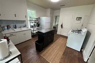 1518 Live Oak St, Columbus, TX 78934 - Photo 3