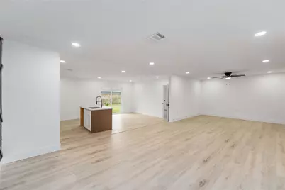 9226 Grady Street, Houston, TX 77016 - Photo 7