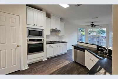 2202 Cherry Hill Court, Richmond, TX 77469 - Photo 3