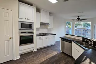 2202 Cherry Hill Ct, Richmond, TX 77469 - Photo 3