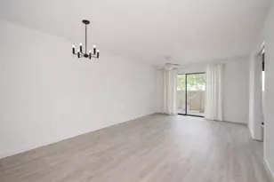 3015 Walnut Bend Ln, Houston, TX 77042 - Photo 5