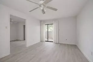 3015 Walnut Bend Ln, Houston, TX 77042 - Photo 17