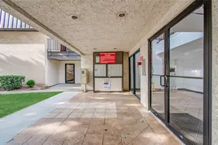 3015 Walnut Bend Ln, Houston, TX 77042 - Photo 27