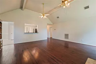 2009 Stapleton Dr, Friendswood, TX 77546 - Photo 13