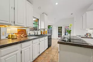 14115 Highcroft Dr, Houston, TX 77077 - Photo 9