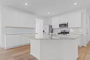 1419 Splashing Wave Dr, Iowa Colony, TX 77583 - Photo 5