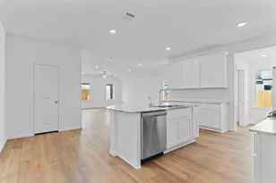 1419 Splashing Wave Dr, Iowa Colony, TX 77583 - Photo 3