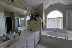 4431 Casey Cir, Sugar Land, TX 77479 - Photo 5