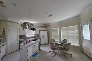 4431 Casey Cir, Sugar Land, TX 77479 - Photo 9