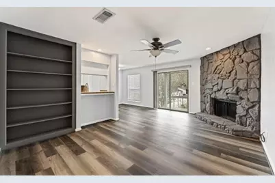 19 Hideaway Drive Drive, Friendswood, TX 77546 - Photo 5